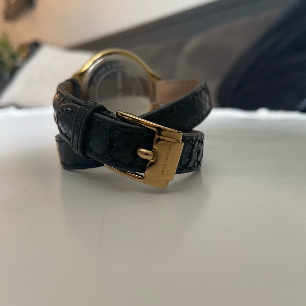 Michael Korea Double Wrap Watch - Picture 5 of 6